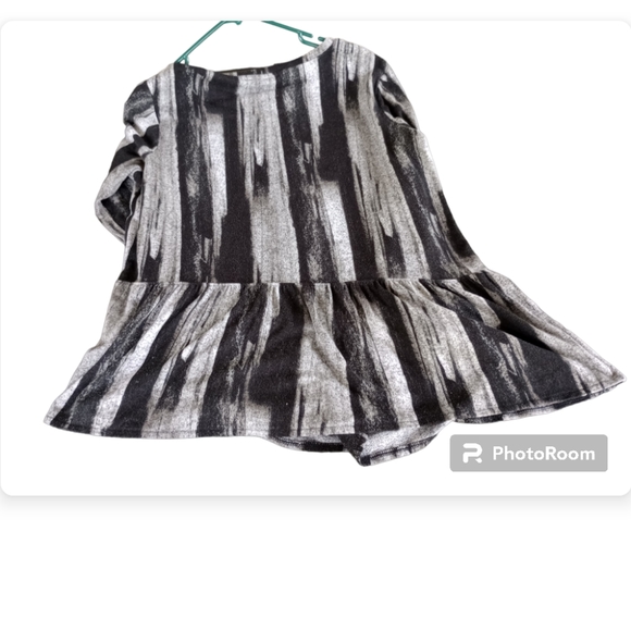 Vera Wang Ruffle Peplum Long sleeve Tee - Picture 6 of 8